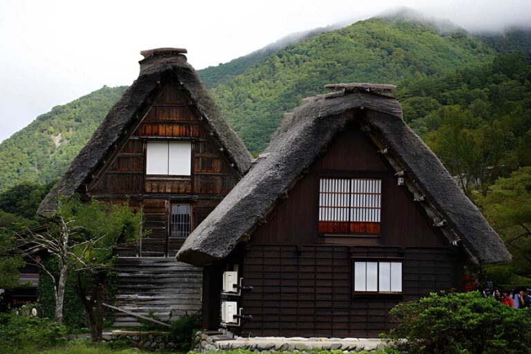 traditional villages to visit in japan